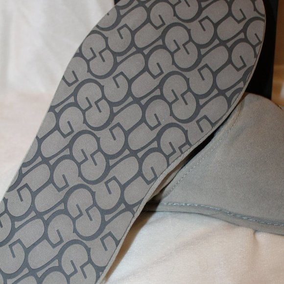 NIB UGG MEN'S EMBOSSED‎ GRAY SUEDE SHEARLIN SCUFF SLIP ON SLPPERS - Picture 6 of 6